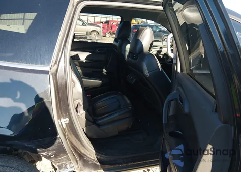 2011 Chevrolet Traverse 1Lt z USA, uszkodzony, nr VIN 1GNKRGED2BJ216357